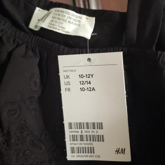 H&M black one cold shoulder top with lace ruffle - Picture 3 of 4